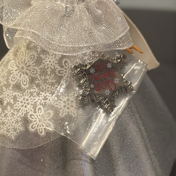 Heirloom Collection | Barbie 25th Anniversary Edition Ornament - Picture 5 of 12